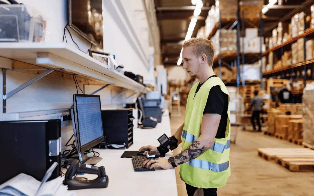 INFO-Warehouse AI-Build on intelligence